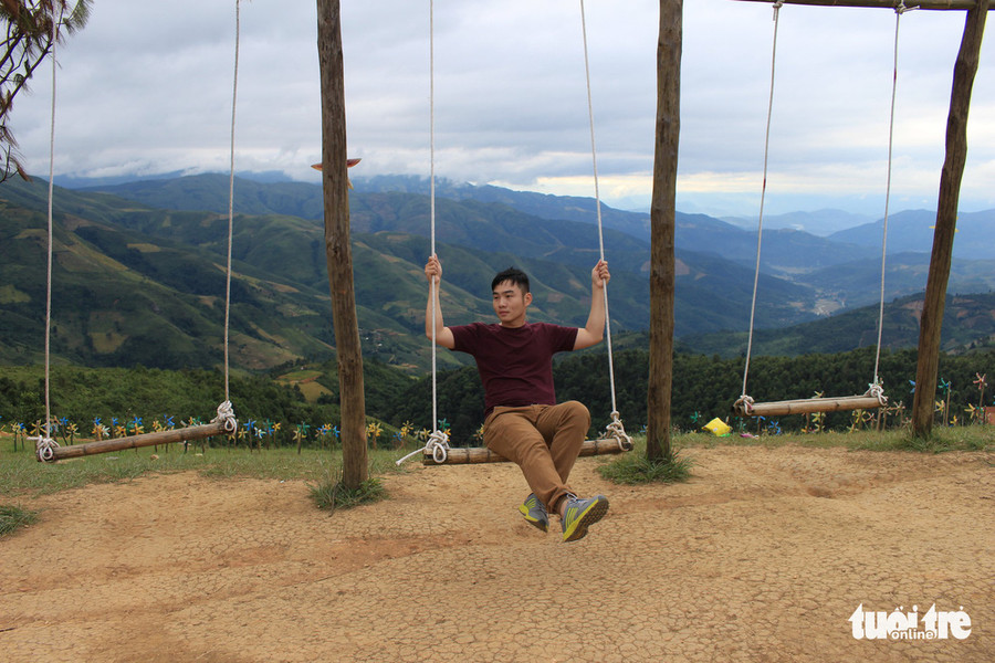 Còn gì thư thái bằng khi thả hồn mình giữa Pha Đin lộng gió (Pha Đin nằm trong tứ đại đỉnh đèo của vùng Tây Bắc, ranh giới giữa Sơn La và Điện Biên) 