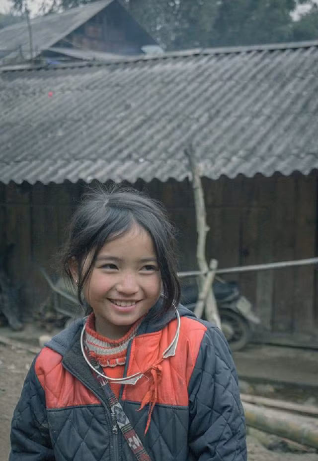 Ở mọi góc máy trông Tỏ vẫn rất thu hút