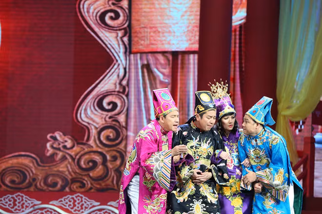 Táo Quy hoạch do Chí Trung đảm nhận đang bàn cách chơi với các Táo.