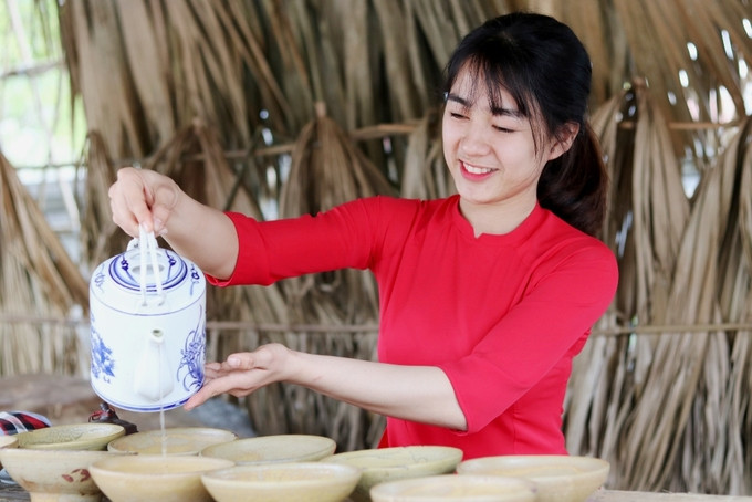 ... thử làm cô hàng nước.