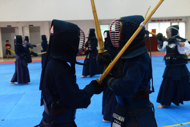 Môn kiếm đạo với bộ giáp 