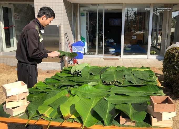 Khoảng 80 nhân viên và thành viên gia đình tập đoàn FPT sống tại kí túc xá Tsurumi (còn gọi là Thôn Hạc), Tokyo hôm 4-2 tham gia thi làm cỗ Tết, gói bánh chưng với chủ đề 