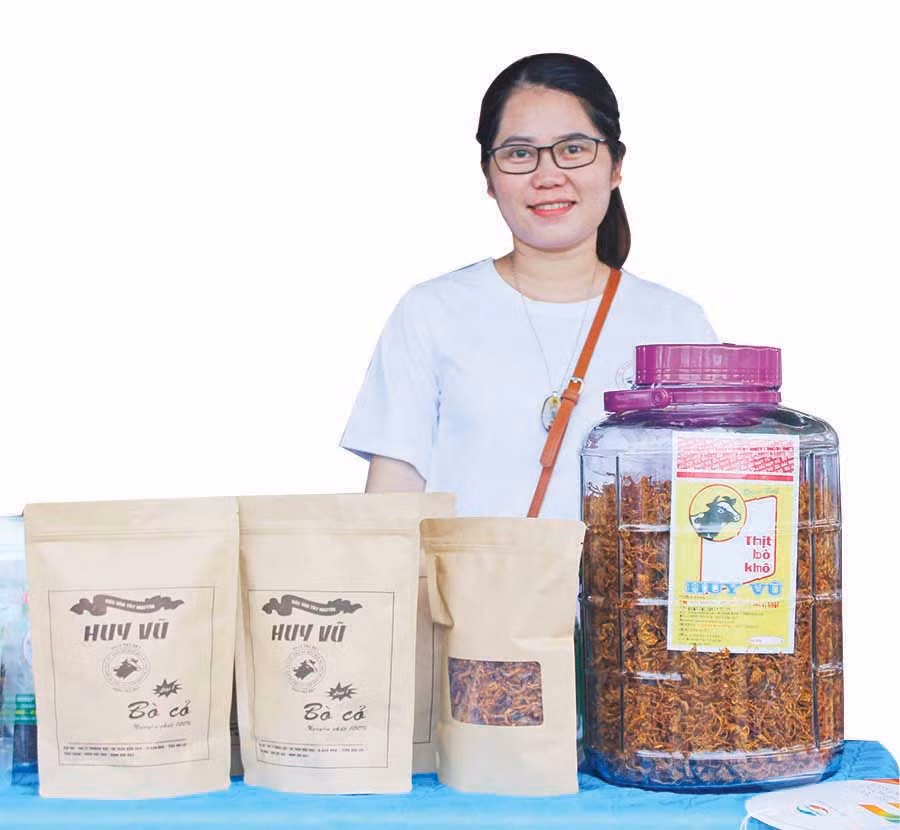  Sản phẩm bò khô Đak Đoa được giới thiệu tại tuần lễ đồi cỏ hồng năm 2017. Ảnh: N.H