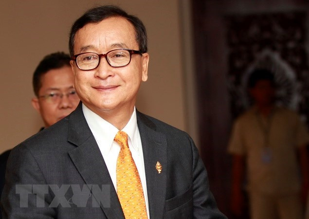 Ông Sam Rainsy tới dự phiên họp toàn thể Quốc hội Campuchia ở thủ đô Phnom Penh ngày 9-4-2015. (Nguồn: EPA/TTXVN)