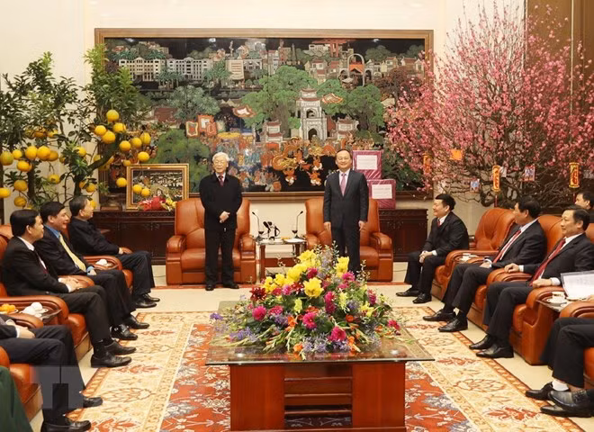 Tổng Bí thư Nguyễn Phú Trọng chúc Tết Đảng bộ, chính quyền và nhân dân tỉnh Hưng Yên. (Ảnh: Trí Dũng/TTXVN)