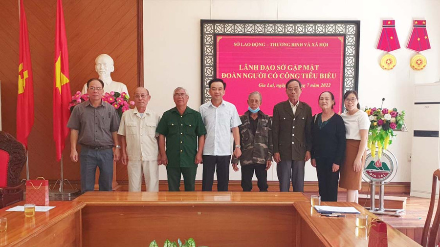 Sở Lao động-Thương binh và Xã hội gặp mặt đoàn người có công tiêu biểu. Ảnh: Đinh Yến