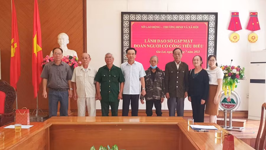 Sở Lao động-Thương binh và Xã hội gặp mặt đoàn người có công tiêu biểu. Ảnh: Đinh Yến