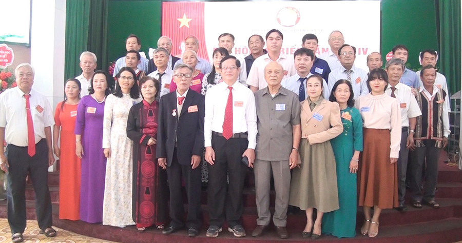 Ra mắt Ban Chấp hành khóa mới Hội khuyến học huyện Chư Sê. Ảnh: Mỹ Đức