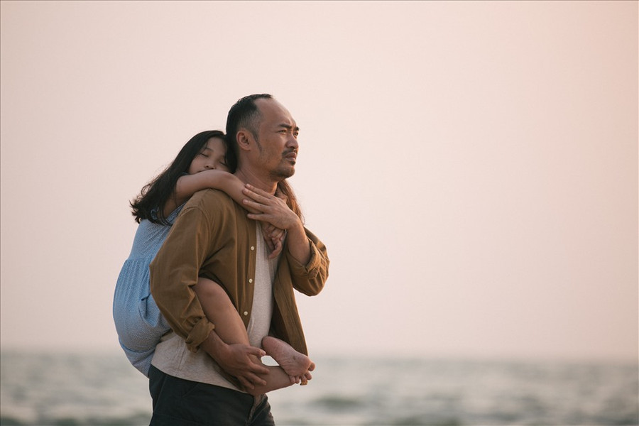 Ca khúc “cha và con” mang giai điệu sâu lắng chạm đến trái tim người nghe. Ảnh: NSCC