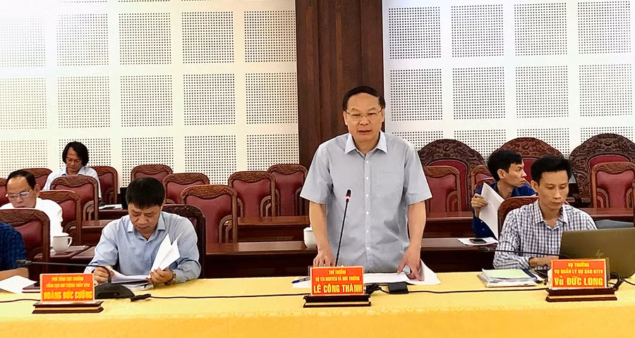 Thứ trưởng Bộ Tài nguyên và Môi trường Lê Công Thành phát biểu tại buổi làm việc với UBND tỉnh Gia Lai Ảnh: Lê Nam