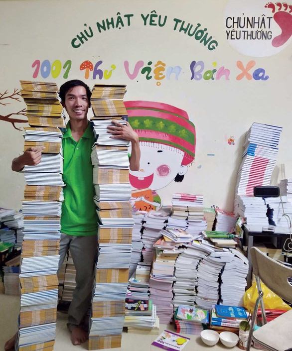 Anh Nguyễn Tú Anh cùng Chủ nhật yêu thương đem tri thức đến với trẻ em vùng cao. Ảnh nguồn TTO