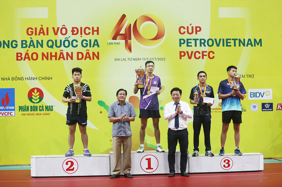 Các tay vợt nam giành thứ hạng cao nhất ở nội dung đơn nam. Ảnh: Văn Ngọc