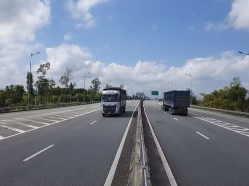 Từ 31-7, chính thức vận hành thu phí không dừng tại tuyến cao tốc Đà Nẵng - Quảng Ngãi