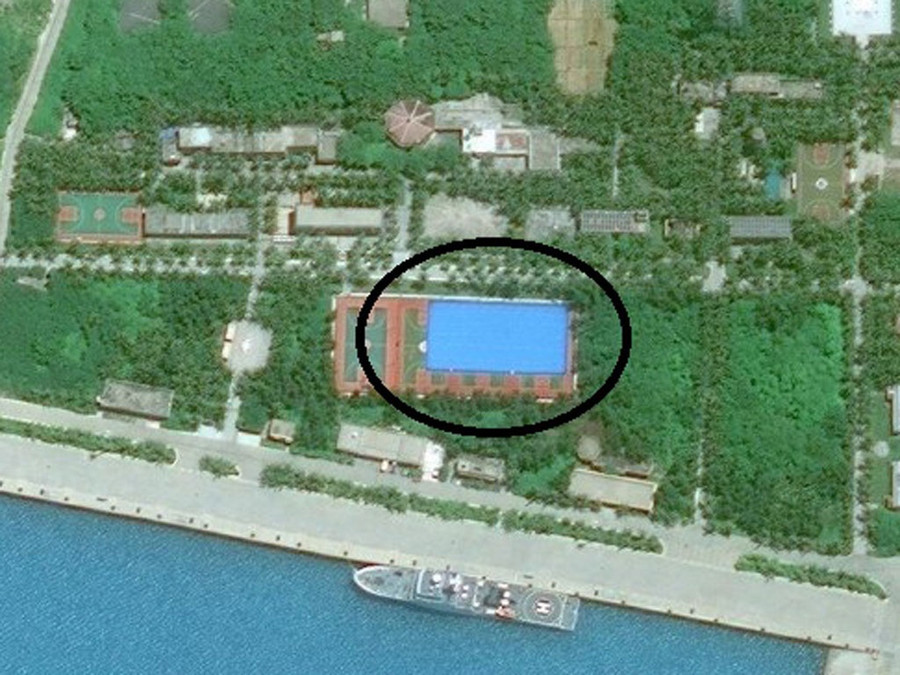 Cấu trúc bí ẩn trên đảo Quang Hòa thuộc quần đảo Hoàng Sa chụp ngày 12.6. ẢNH: AMTI/MAXAR