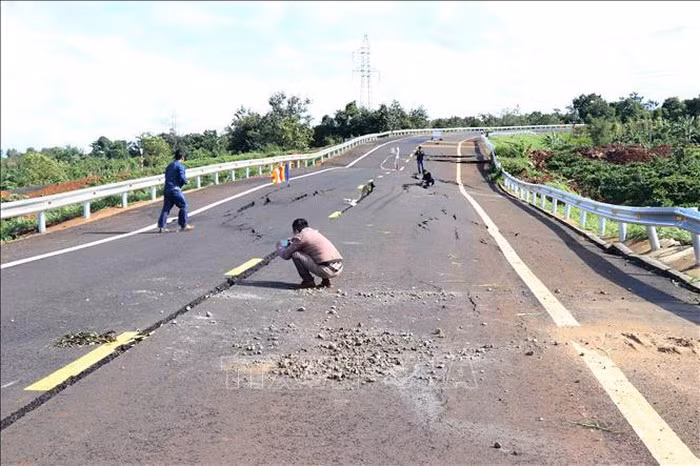 Đường tránh huyện Chư Sê. Ảnh TTXVN