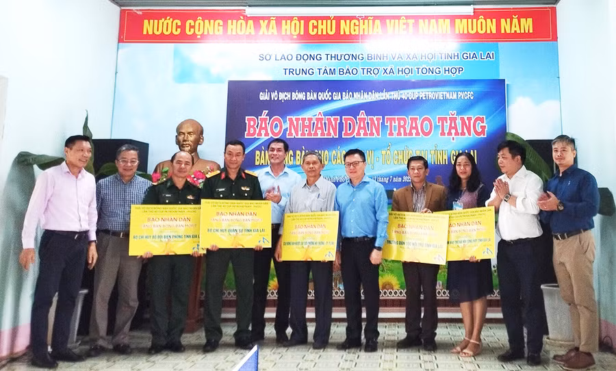 5 đơn vị tại Gia Lai đã nhận được các bộ bóng bàn để phát triển phong trào Ảnh Văn Ngọc