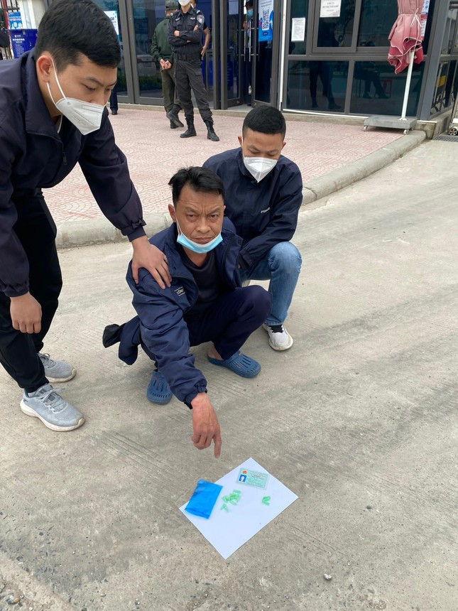 Công an huyện Việt Yên bắt giữ những đối tượng bán ma túy cho công nhân dưới vỏ bọc là bảo vệ của các công ty trong KCN