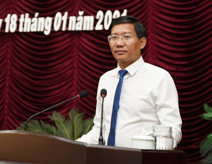 Ông Lê Tuấn Phong, Chủ tịch UBND tỉnh Bình Thuận bị kỷ luật cảnh cáo  Ông Lê Tuấn Phong, Chủ tịch UBND tỉnh Bình Thuận bị kỷ luật cảnh cáo