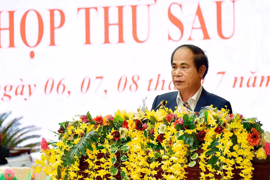 Chủ tịch UBND tỉnh Võ Ngọc Thành đã làm rõ một số nội dung quan trọng được các đại biểu và cử tri quan tâm. Ảnh: Đức Thụy