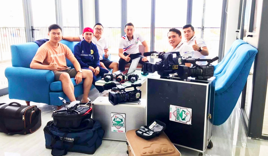 Ê kíp của Công ty truyền thông HLC Media trước giờ thực hiện chương trình. Ảnh: HLC Media Ê kíp của Công ty truyền thông HLC Media trước giờ thực hiện chương trình. Ảnh: HLC Media