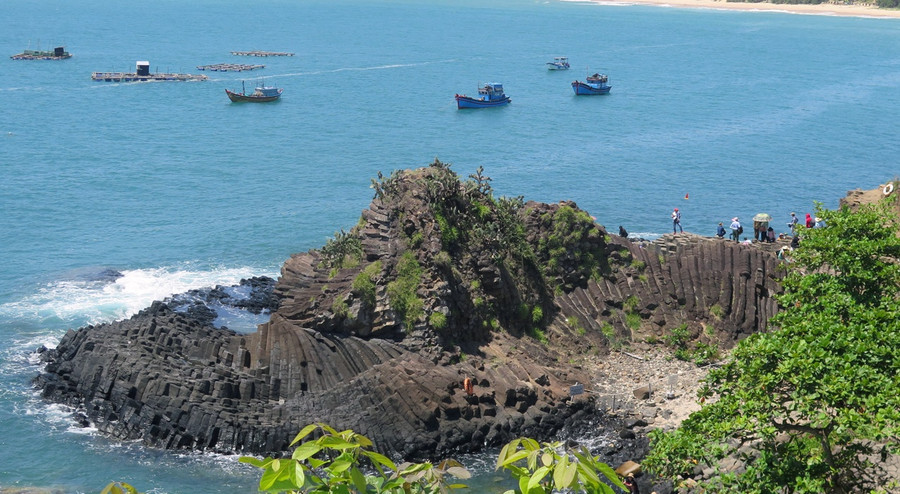 Gành Đá Đĩa sẽ nằm trong đề án phát triển Công viên địa chất Phú Yên. Ảnh: Trần Quới Gành Đá Đĩa sẽ nằm trong đề án phát triển Công viên địa chất Phú Yên. Ảnh: Trần Quới