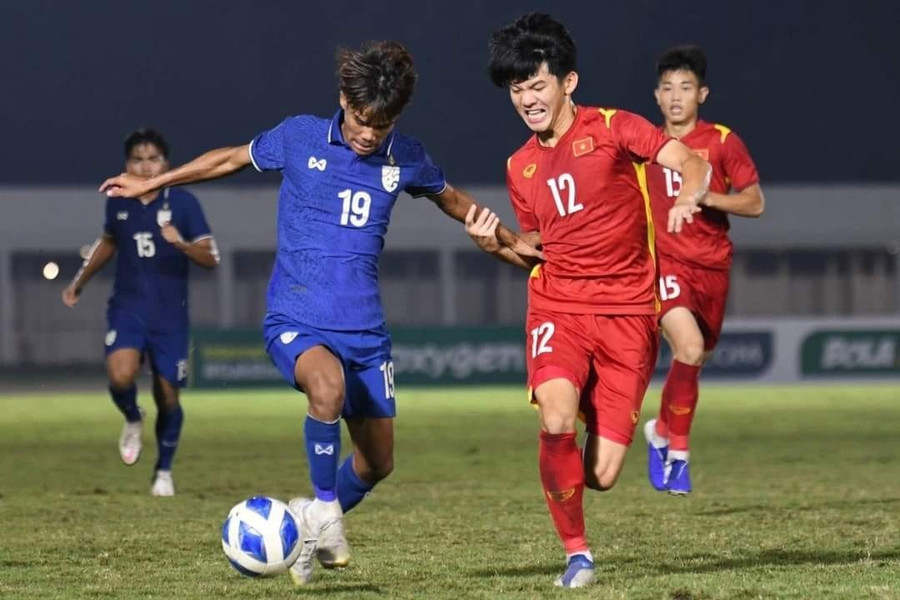 U.19 Việt Nam và U.19 Thái Lan hòa 1-1 cùng đi tiếp. Ảnh: VFF