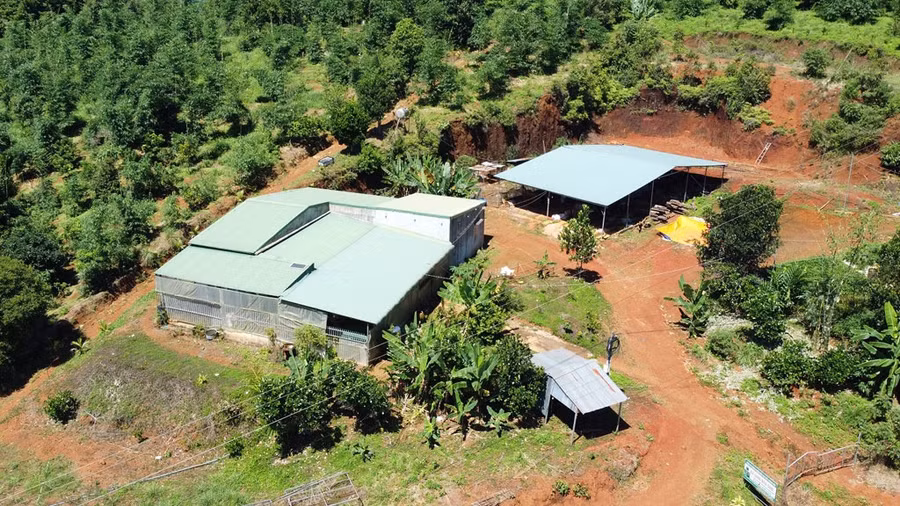 Trên một thửa đất cấp sổ đỏ không đúng quy định ở xã Đak Som, người dân đã xây dựng nhà. Ảnh nguồn TNO