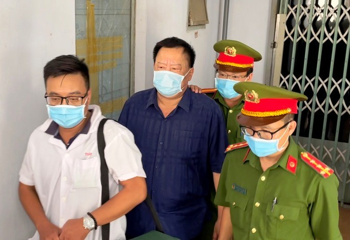Ông Võ Tấn Thái, cựu Giám đốc Sở TN-MT bị phạt ba năm tù liên quan đến vụ án đất đai xảy ra tại núi Chín Khúc hồi tháng 4-2022. Ông Võ Tấn Thái, cựu Giám đốc Sở TN-MT bị phạt ba năm tù liên quan đến vụ án đất đai xảy ra tại núi Chín Khúc hồi tháng 4-2022.