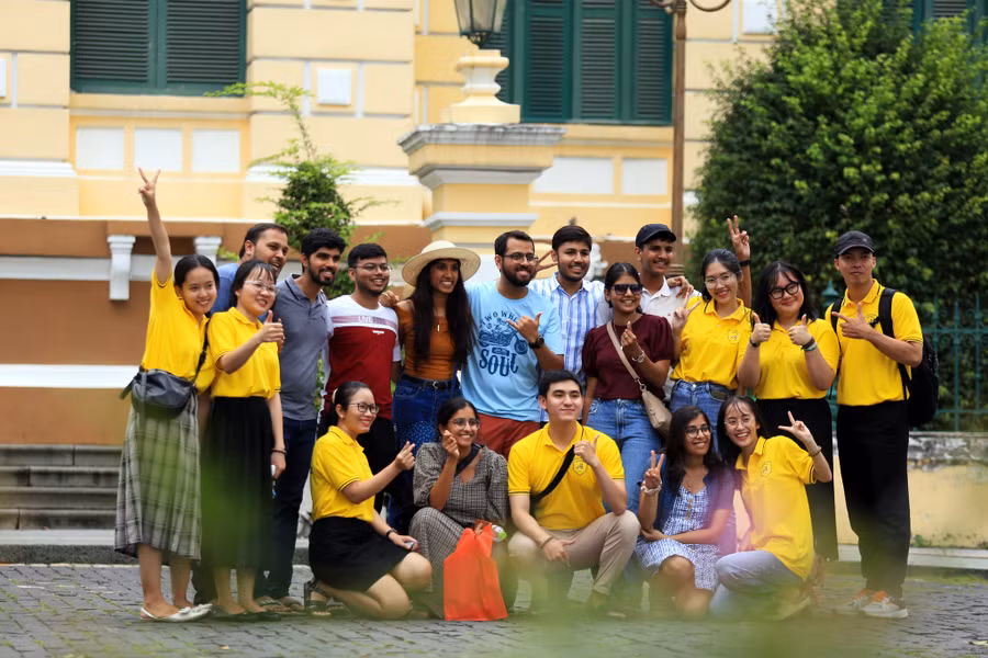 Bưu điện Thành phố trở thành điểm check-in không thể bỏ qua của khách quốc tế khi đến TP.HCM. Ảnh: Nhật Thịnh 