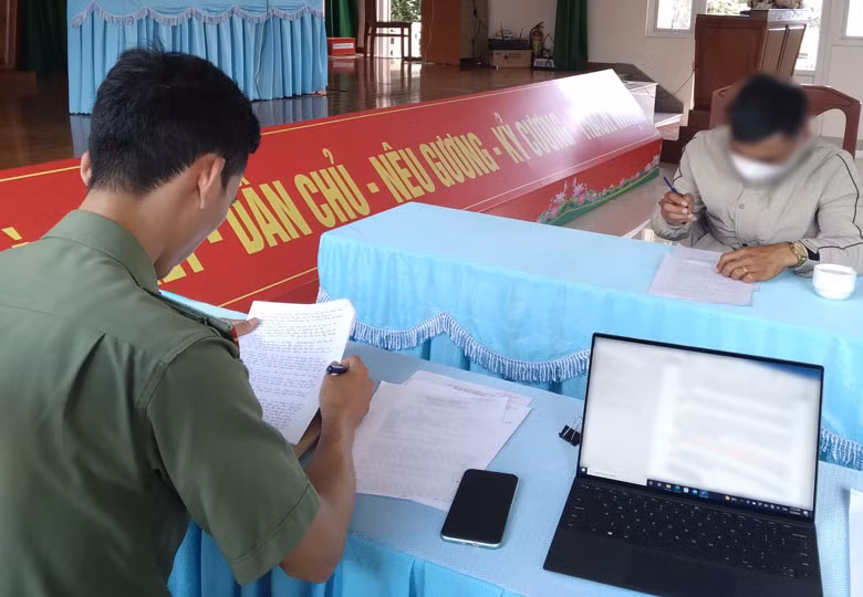 Đối tượng H. tại cơ quan Công an. Ảnh nguồn Báo Lâm Đồng