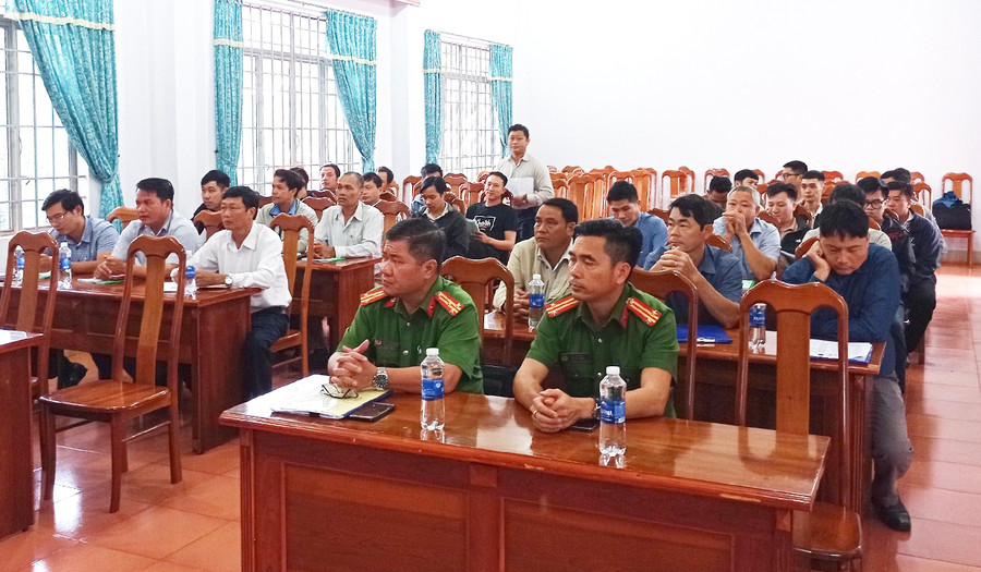 Quang cảnh lớp tập huấn. Ảnh: Văn Ngọc  35 học viên thuộc lực lượng PCCC cơ sở đã tham gia lớp tập huấn. Ảnh: Văn Ngọc
