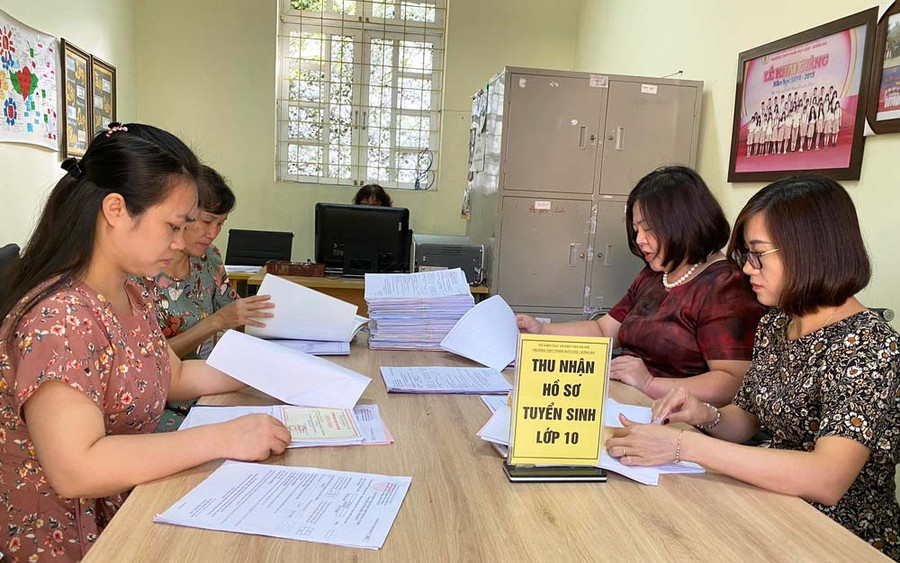 Thu nhận hồ sơ vào lớp 10 (Nguồn: Internet)