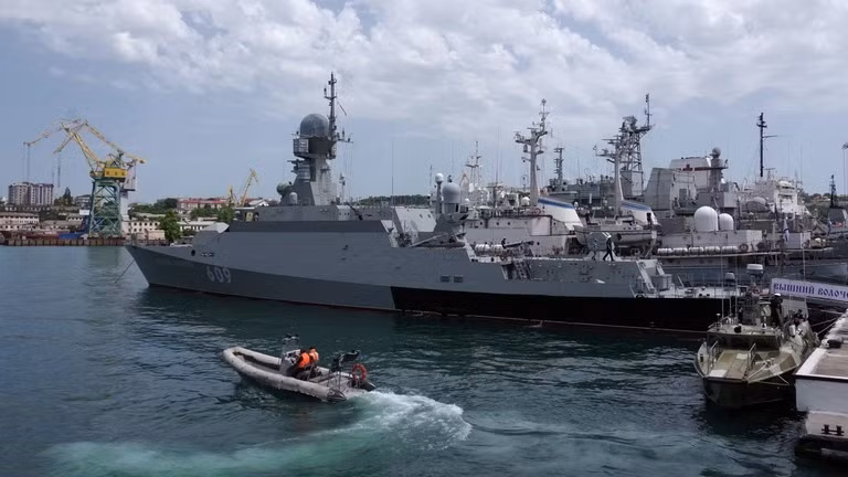Chiến hạm Nga ở cảng Sevastopol, Crimea. Ảnh: Sputnik
