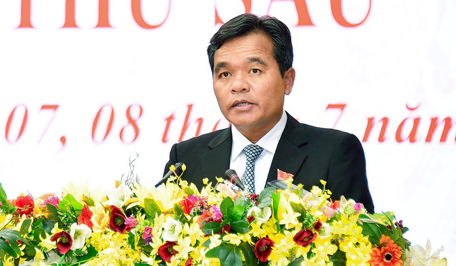 Bí thư Tỉnh ủy, Chủ tịch HĐND tỉnh Hồ Văn Niên phát biểu bế mạc kỳ họp. Ảnh: Đức Thụy