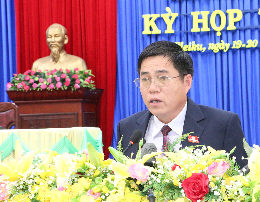  Phó Chủ tịch Thường trực HĐND TP. Pleiku Nguyễn Đức Chín phát biểu bế mạc kỳ họp. Ảnh: Quang Tấn