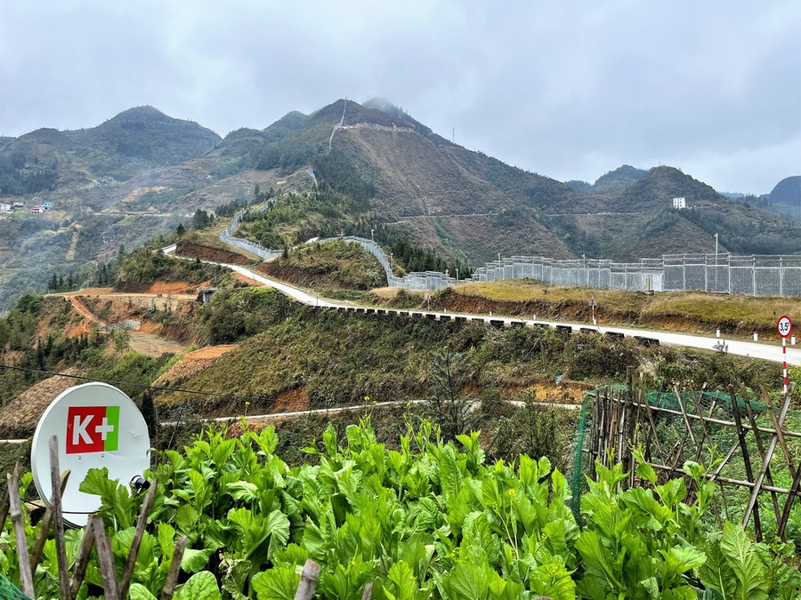 Một đoạn biên giới Việt Nam - Trung Quốc, hình chụp từ chốt quản lý bảo vệ biên giới thuộc đồn BP Xín Cái (H.Mèo Vạc, Hà Giang). Ảnh: Mai Thanh Hải