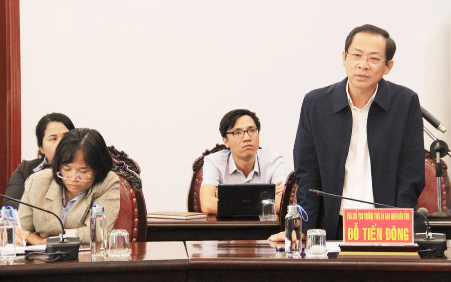 Phó Chủ tịch Thường trực UBND tỉnh Đỗ Tiến Đông phát biểu chỉ đạo tại hội nghị. Ảnh: Mộc Trà