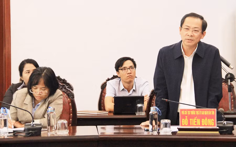 Phó Chủ tịch Thường trực UBND tỉnh Đỗ Tiến Đông phát biểu chỉ đạo tại hội nghị. Ảnh: Mộc Trà