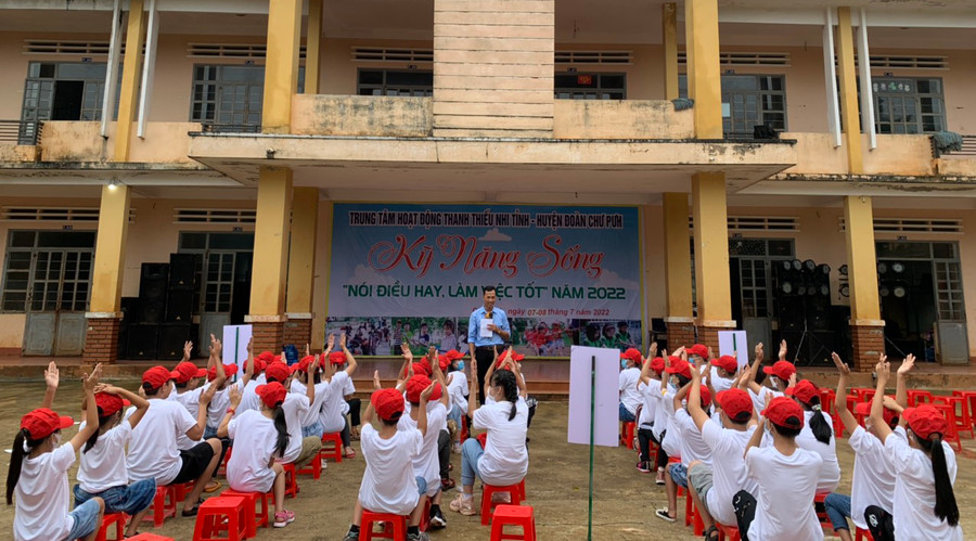 47 em học sinh đến từ 3 huyện Chư Pưh, Chư Sê và Chư Prông tham gia trại hè kỹ năng sống. Ảnh: Hà Chi