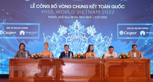 Ban tổ chức trả lời báo chí tại lễ công bố vòng chung kết cuộc thi Miss world Vietnam 2022. Ảnh: Kha Phạm/TTXVN