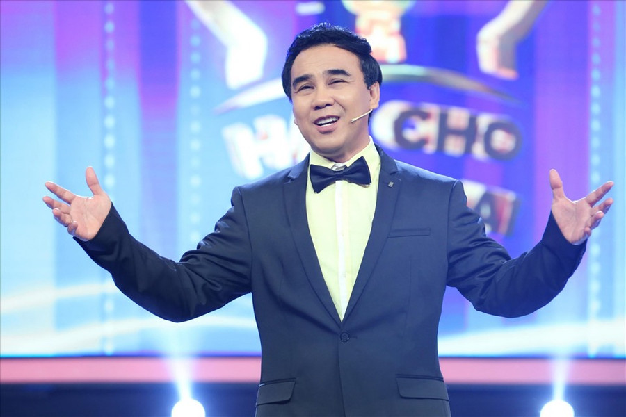  Ở tuổi 52, Quyền Linh vẫn tích cực hoạt động thiện nguyện. Ảnh: FBNV.