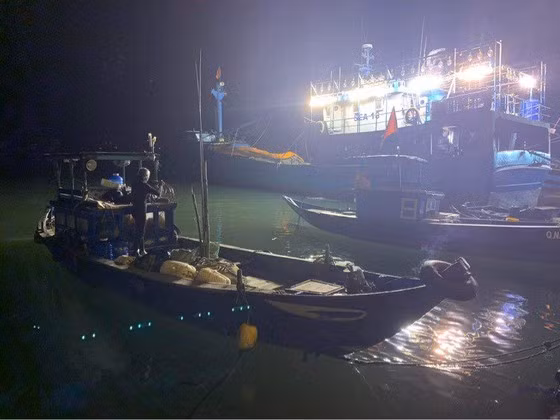 Khu vực tìm thấy thi thể cháu V. cách nơi bị Viên ném khoảng 100m Khu vực tìm thấy thi thể cháu V. cách nơi bị Viên ném khoảng 100m