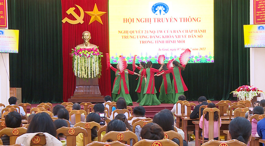 Quang cảnh hội nghị. Ảnh: Phương Lộc  Hội nghị truyền thông NQ 21 của BCH TW Đảng khóa XII. Ảnh: Phương Lộc