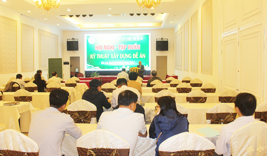 Quang cảnh hội nghị tập huấn kỹ thuật xây dựng đề án do Liên hiệp các Hội Khoa học và Kỹ thuật tỉnh tổ chức. Ảnh: Phan Lài Quang cảnh hội nghị tập huấn kỹ thuật xây dựng đề án do Liên hiệp các Hội Khoa học và Kỹ thuật tỉnh tổ chức. Ảnh: Phan Lài