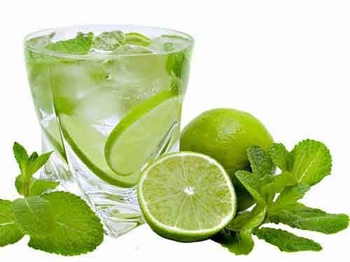  Chanh là loại quả hỗ trợ tiêu hoá hiệu quả.