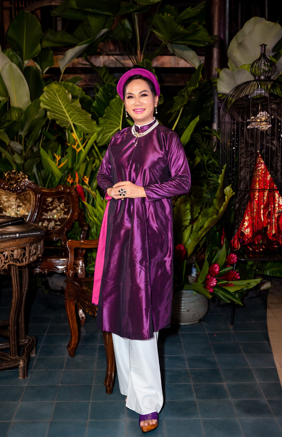  Diễn viên Kim Khánh cũng góp mặt trong sự kiện trong bộ áo ngũ thân