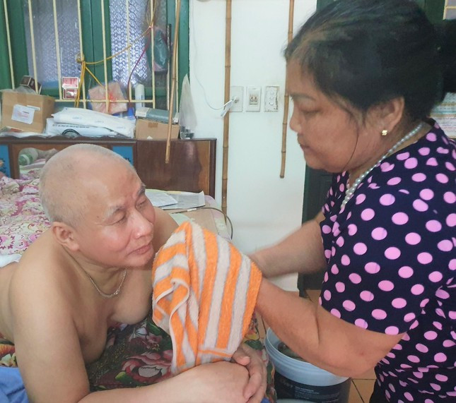 Vợ chồng thương binh Nguyễn Văn Cần