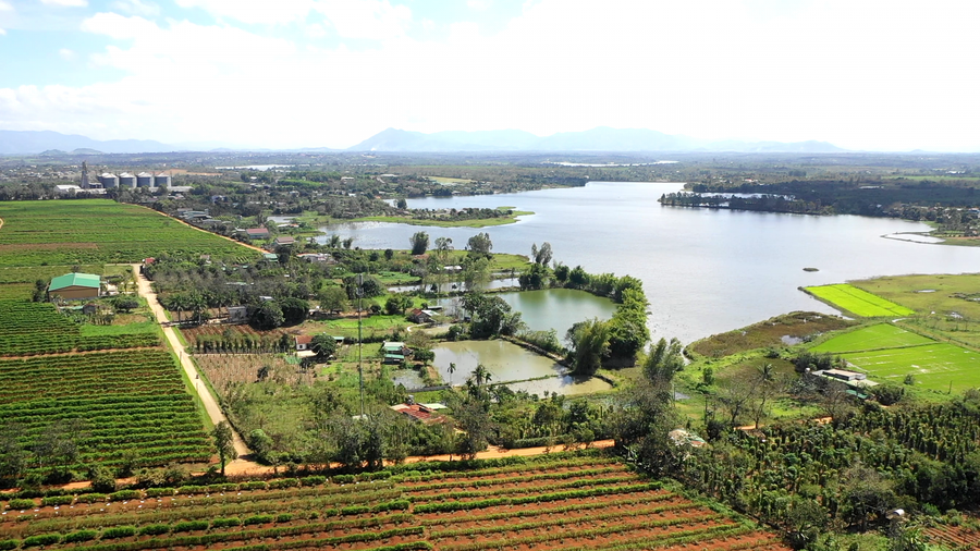 Khu trung tâm huyện Ea Kar có nhiều tiềm năng thu hút đầu tư phát triển thương mại - dịch vụ và các khu đô thị trong tương lai. Khu trung tâm huyện Ea Kar có nhiều tiềm năng thu hút đầu tư phát triển thương mại - dịch vụ và các khu đô thị trong tương lai.