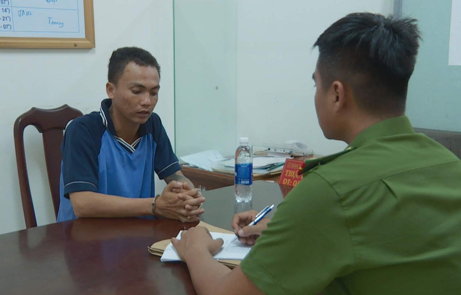 Nguyễn Đình Toàn tại cơ quan công an. Ảnh: Công an cung cấp Nguyễn Đình Toàn tại cơ quan công an. Ảnh: Công an cung cấp