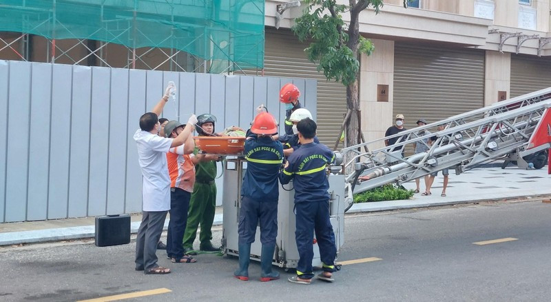 Vụ tai nạn khiến hai công nhân tử vong và hai công nhân bị thương nặng.  Vụ tai nạn khiến hai công nhân tử vong và hai công nhân bị thương nặng.